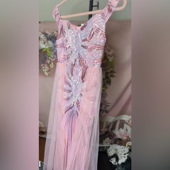 Pink Sequined Formal Gown NWT. Size Medium by Faeriesty - Picture 8 of 8